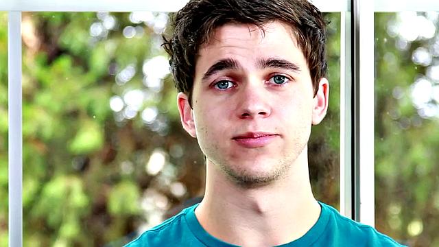 Bottom stud pounded in anal by perverted gay dude