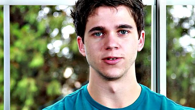 Bottom stud pounded in anal by perverted gay dude