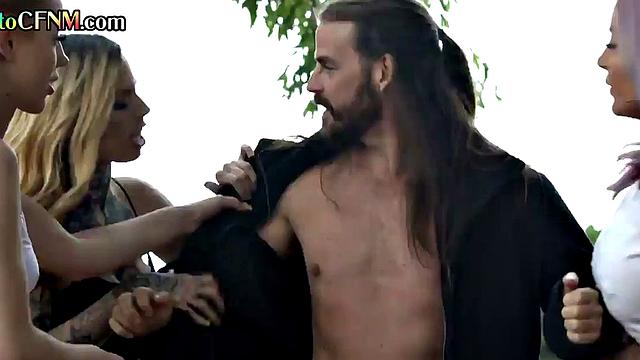 Stunning CFNM babes deepthroating until cumshot in public