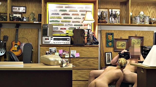 Petite babe tricked by pawnshop into giving blowjob