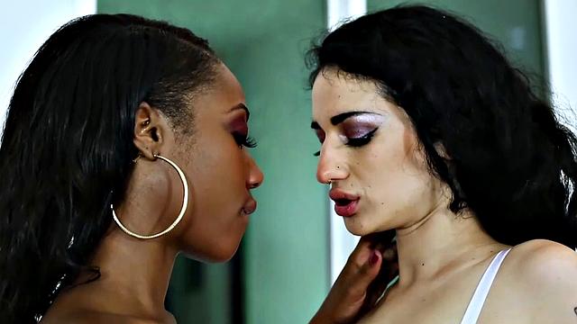 LICENSED TO LICK - Chanell Heart & My Girlfriend Arabelle Raphael