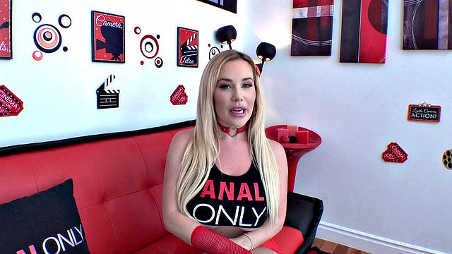 Getting In Savannah's Booty