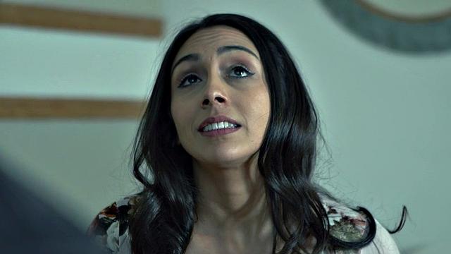 Beauty and the Priest E1