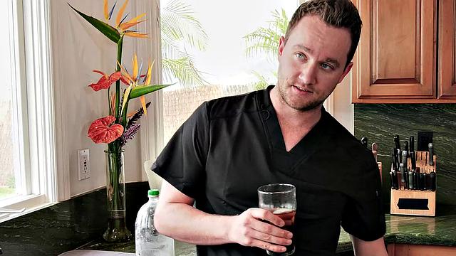 Olivia Austin Busty Blonde MILF Wants a Pussy Massage From Van Wylde Hardcore