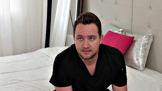 Olivia Austin Busty Blonde MILF Wants a Pussy Massage From Van Wylde Hardcore