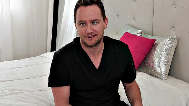 Olivia Austin Busty Blonde MILF Wants a Pussy Massage From Van Wylde Hardcore