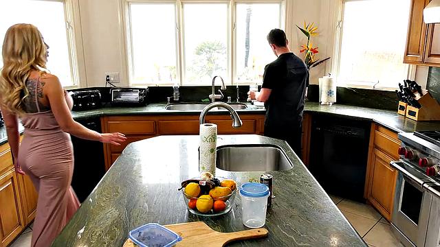 Olivia Austin Busty Blonde MILF Wants a Pussy Massage From Van Wylde Hardcore