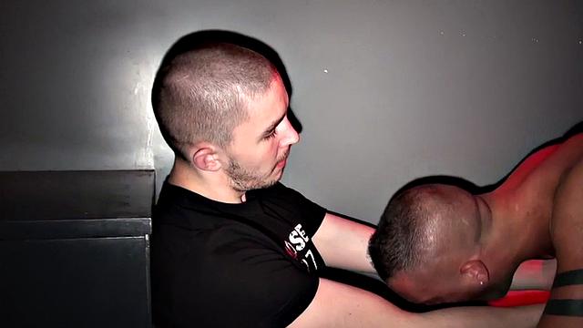 Sneakers fetish tattooed stud gets banged after BJ