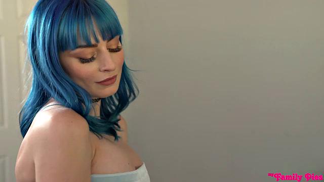 Джувелз Блу соблазняет сводного брата и ловит мощный кремпай