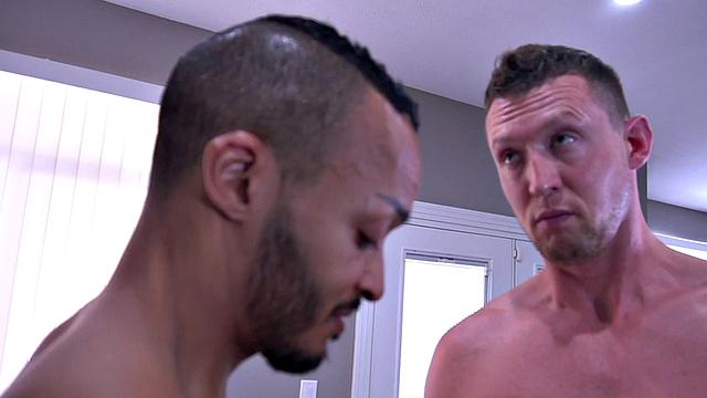 Muscle deepthroating in interracial duo before bareback