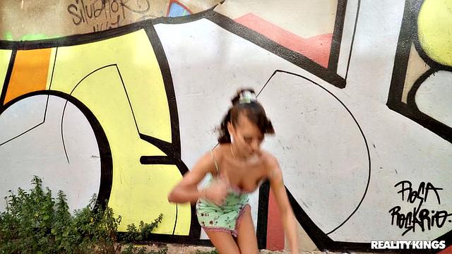 Girlfriend Gets Horny in Public