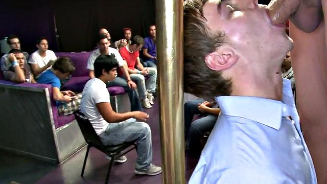 Amateur public giving head