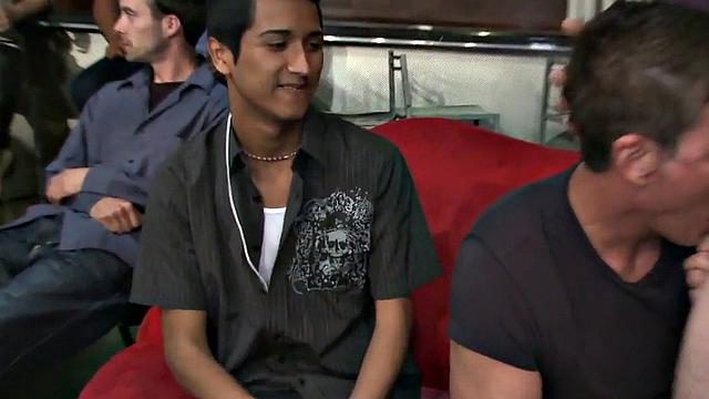 Amateur public giving head