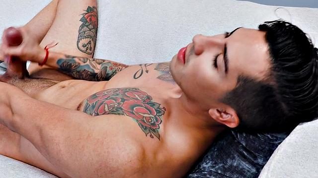 Tattooed solo stud wanks till cumshot after casting