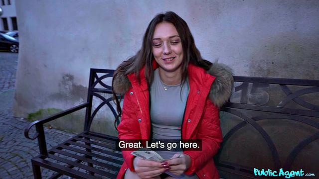 Исабелла Де Лаа соглашается на быстрый секс за деньги, пока парень не вернулся - кастинг с юмором и очень горячим концом!