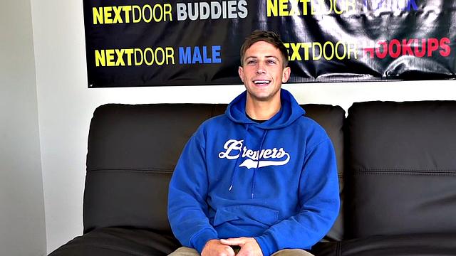 Sixpack jock solo masturbates at the casting