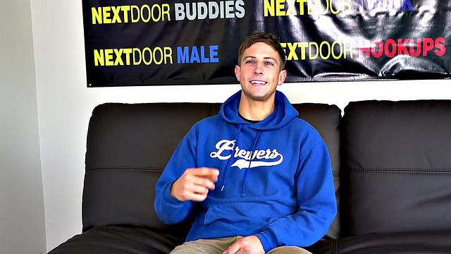 Sixpack jock solo masturbates at the casting