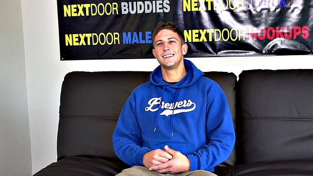 Sixpack jock solo masturbates at the casting