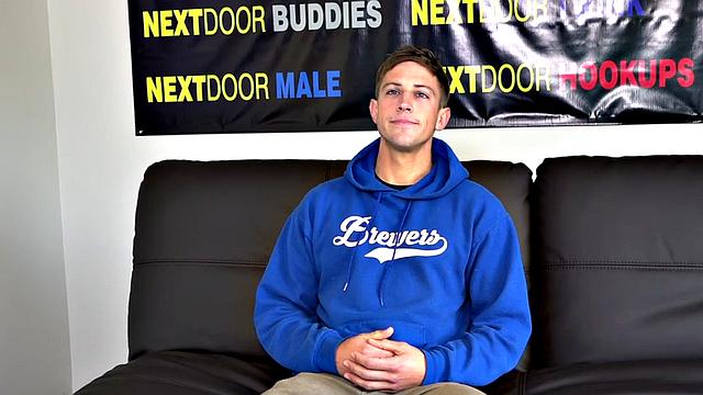 Sixpack jock solo masturbates at the casting