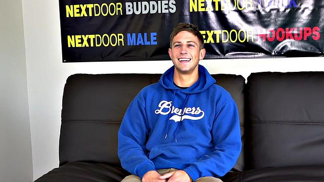 Sixpack jock solo masturbates at the casting