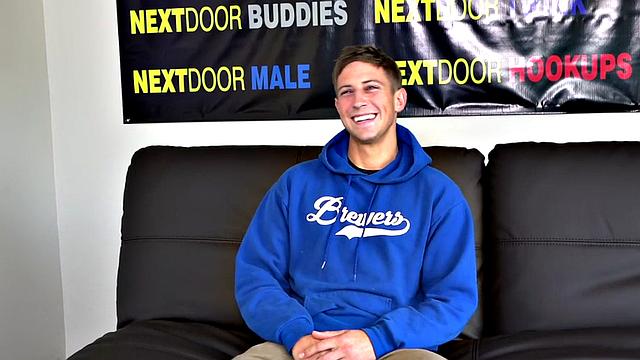 Sixpack jock solo masturbates at the casting