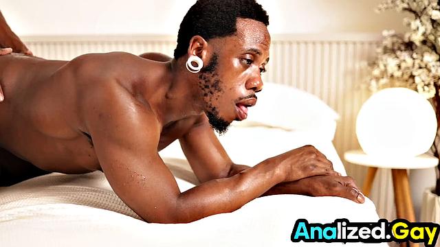 Athletic nubian couple sucking cocks