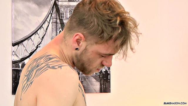 Lucas Arts and Casper Ellis have intense gay sex and finish with a cum-soaked ending