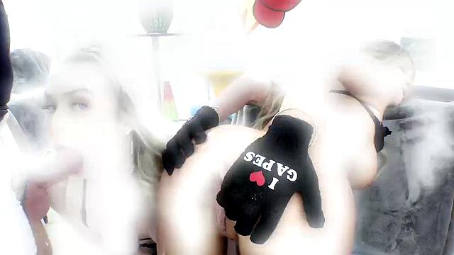 У Кайлы вход свободный - даже соседи заглядывают