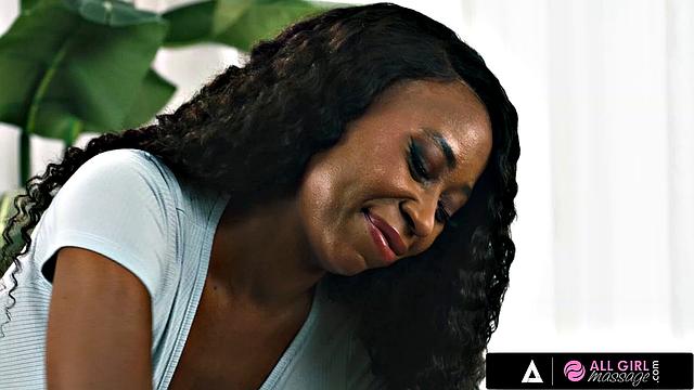 ALL GIRL MASSAGE - BnB Owner Offers A Massage Leading To Awesome Scissoring Fun