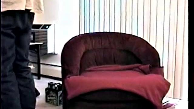 Giving Straight Boy Johnny a Head