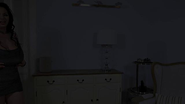 Joana Bliss Stops Time