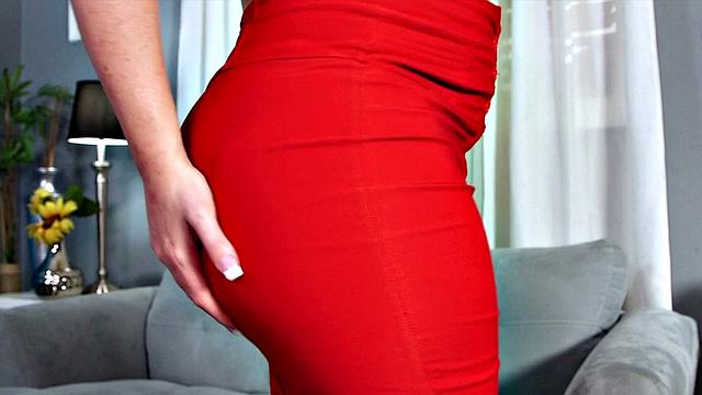 Holly Wood. Superstar.