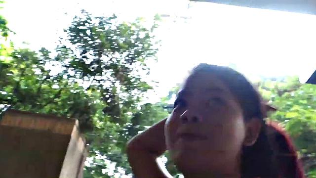 тайская пышка с густой щетиной разносит туриста в отеле