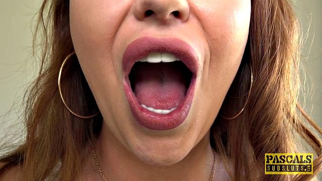 Ashleigh DeVere взрывается сквиртом при первом анальном сексе