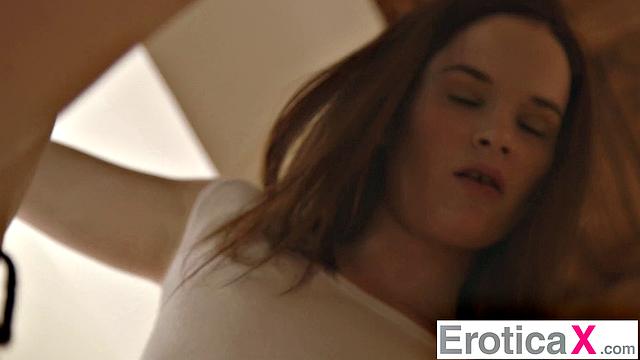 Naughty Babe Intense Squirt - XEmpire