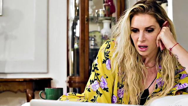 Tattooed lez MILF with natural boobs licked by cutie