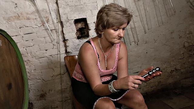 Шарлотта не выдерживает натиска опытной уборщицы