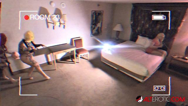 Leya Gets A Welcome With Giant Toys By Sabien, Bay And Aspen