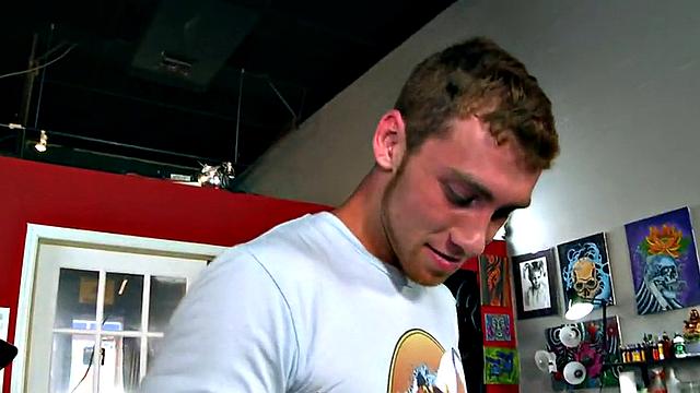 Watch this hot amateur pornstar get her tight asshole drilled by a cheap Black dude in a tattoo shop