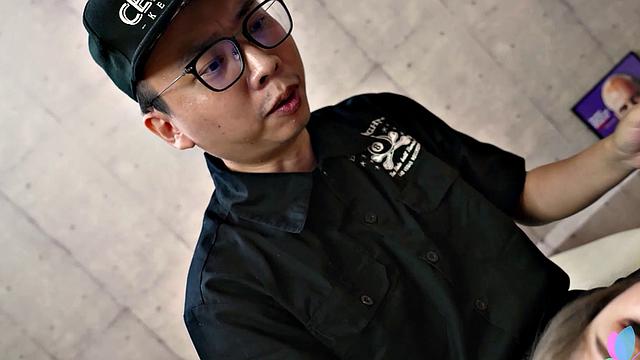 Cuckold Challenge For 100,000 Yuan Prize With Bad Girlfriend