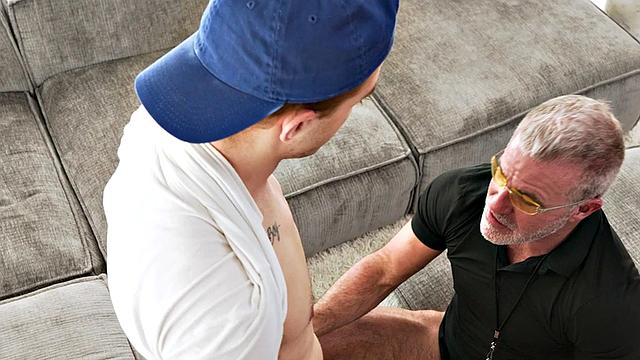 Hairy daddybottom fucked by skinny twink top