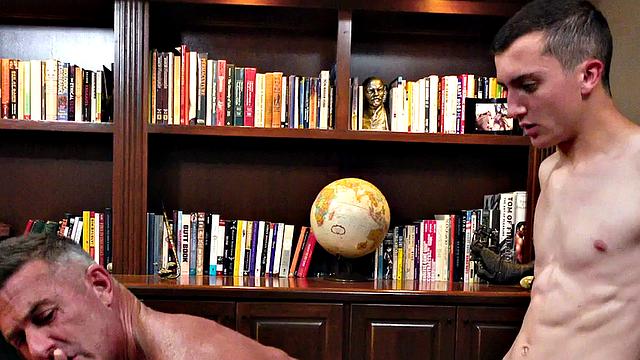 Mature gaydaddy bottom fucked in office by twink