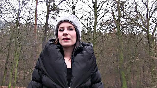 Naughty babe enjoys stuffing stranger's cock in her pussy in the park