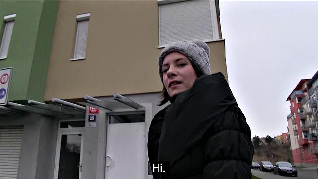 Naughty babe enjoys stuffing stranger's cock in her pussy in the park