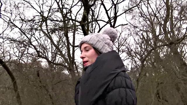 Naughty babe enjoys stuffing stranger's cock in her pussy in the park