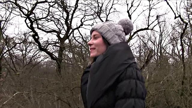 Naughty babe enjoys stuffing stranger's cock in her pussy in the park