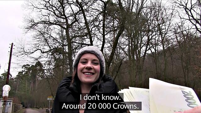 Naughty babe enjoys stuffing stranger's cock in her pussy in the park