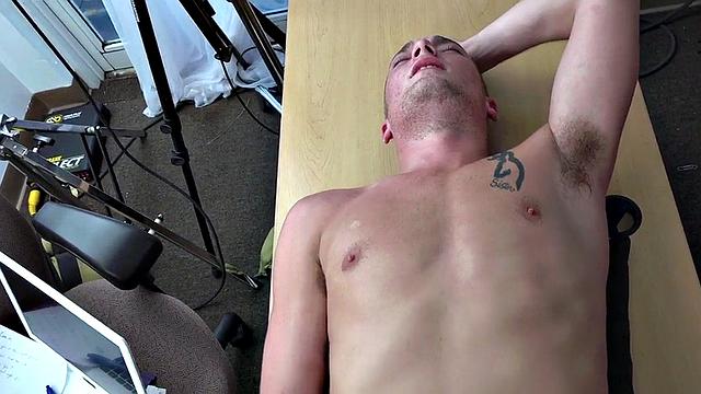 Black top fucks white crack of BJ stud in office