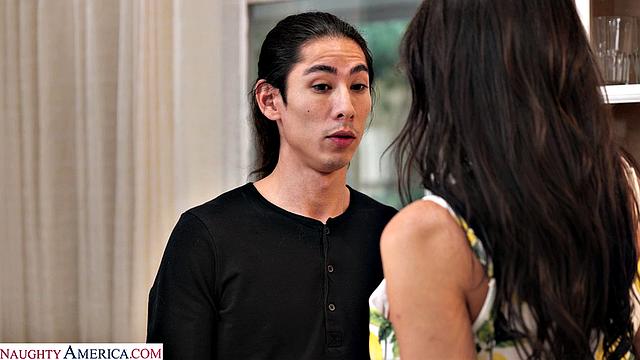 Big tit Milf Reagan Foxx burns off calories by banging her son's athletic friend