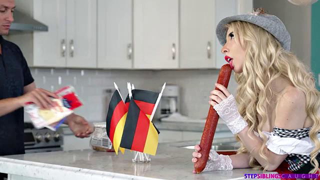 Кензи Ривз скачет на сводном брате и получает глубокий трах